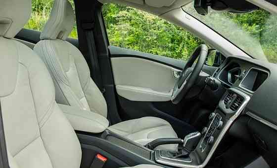 Продам автомобиль Вольво В40 Львов