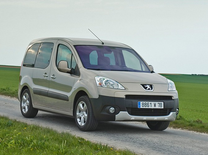 Продаю хороший, вместительный автомобиль Peugeot Partner Кировоград - изображение 1